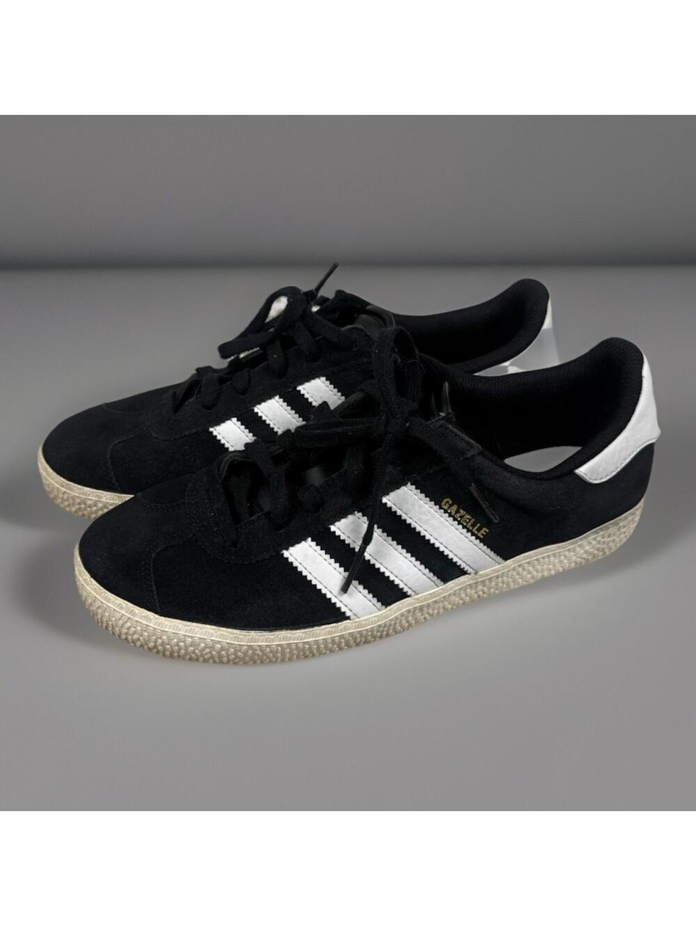 Adidas Adidas Gazelle Womens Size 5 Black White Suede 3 Stripe Classic Sneakers